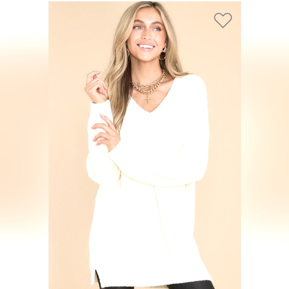 Red Dress Fable Ivory White Any Day Now V Neck Super Soft Sweater - Picture 2 of 14